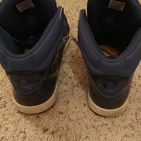 Adidas - Picture 4 of 5